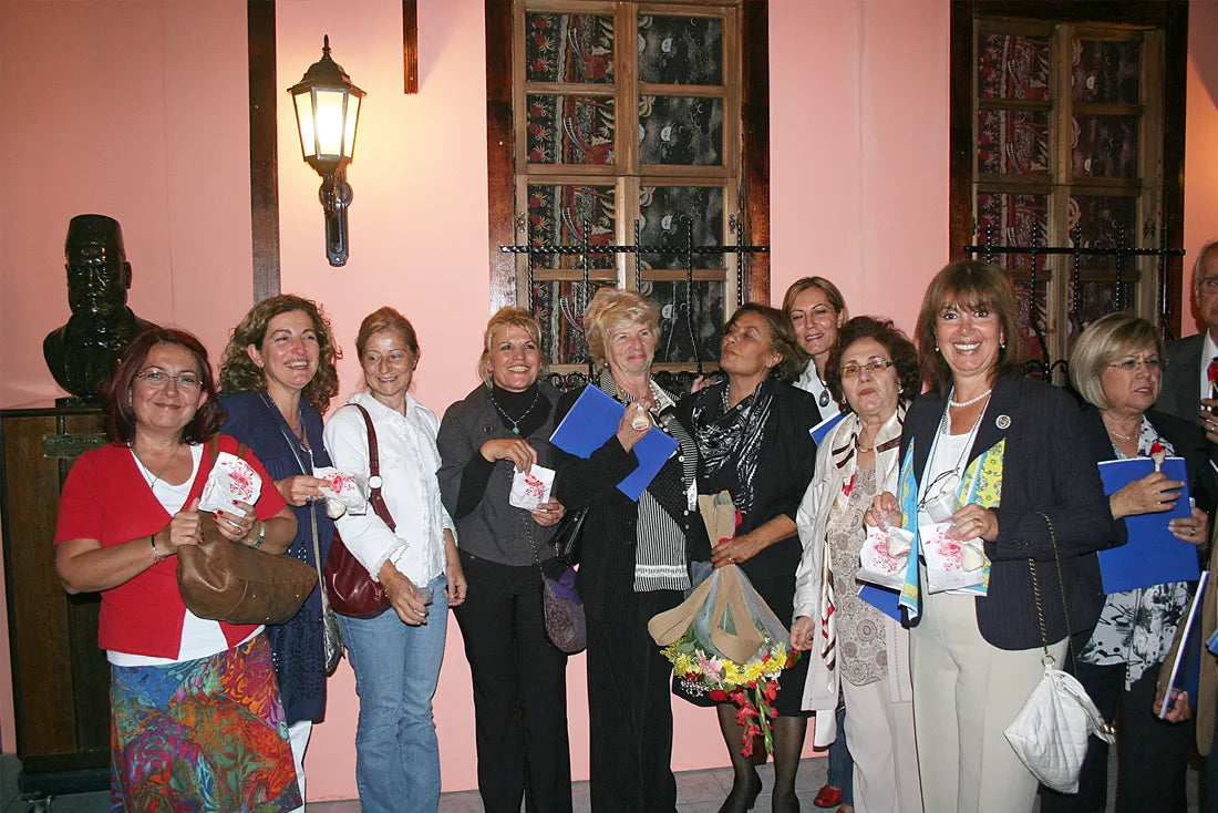 Kafkas Sanatın ve Sanatçının Yanında